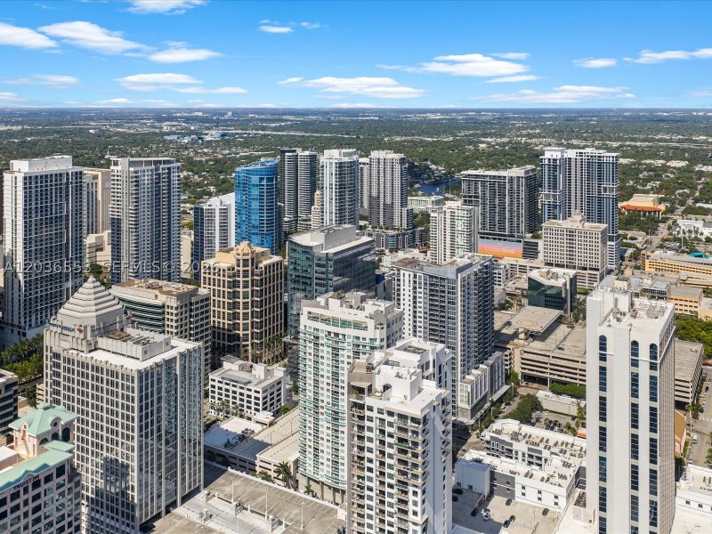 Condo for sale at 350 Las Olas Place 980