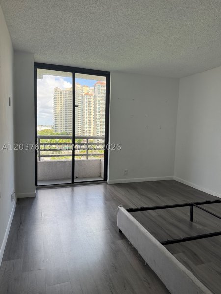 Comprar apartamento en Parc Central Aventura 1001
