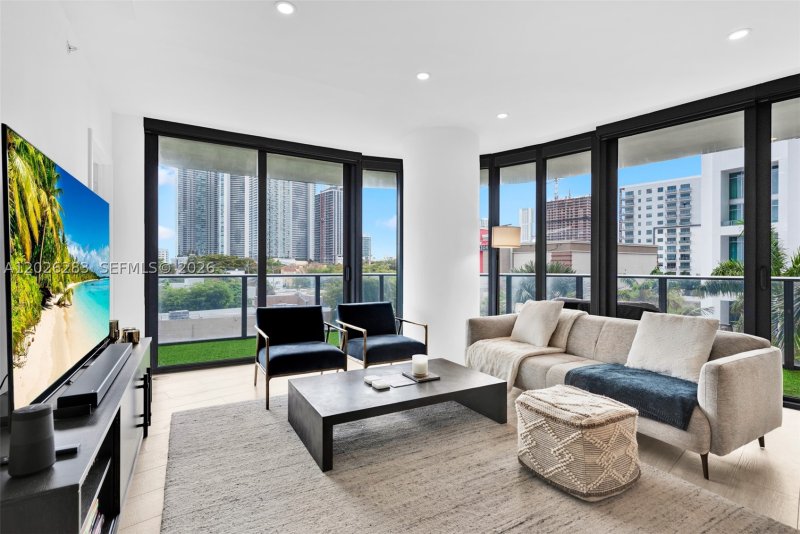 Condo for sale at Hyde Midtown L304