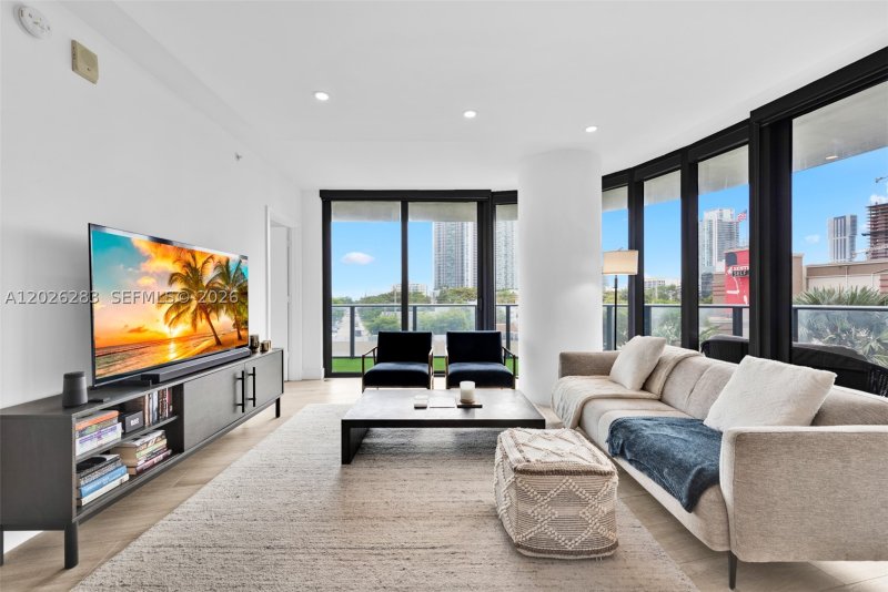 Condo for sale at Hyde Midtown L304