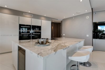 Comprar apartamento no Porsche Design Tower 3301