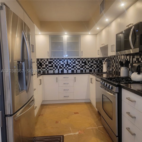Apartment for rent at Parker Plaza Estates 1718