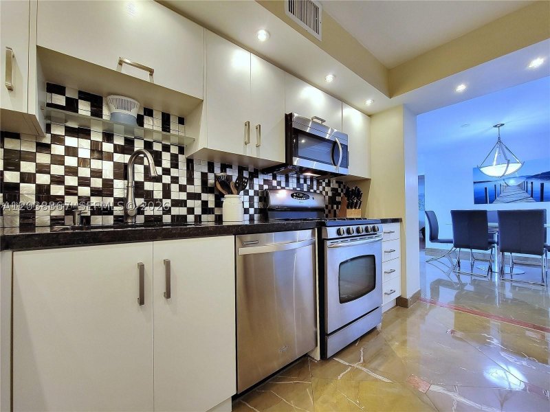 Apartment for rent at Parker Plaza Estates 1718