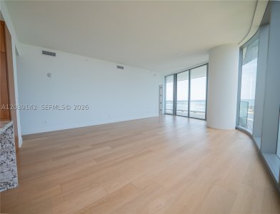 Una Residences at Brickell Apt #702