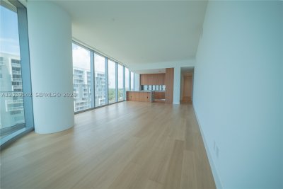 Comprar apartamento no Una Residences at Brickell 702