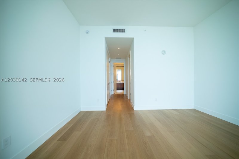 Comprar apartamento no Una Residences at Brickell 702