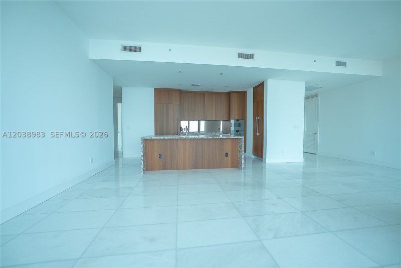 Comprar apartamento no Una Residences at Brickell 2703
