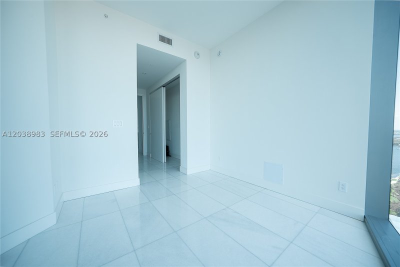 Comprar apartamento no Una Residences at Brickell 2703