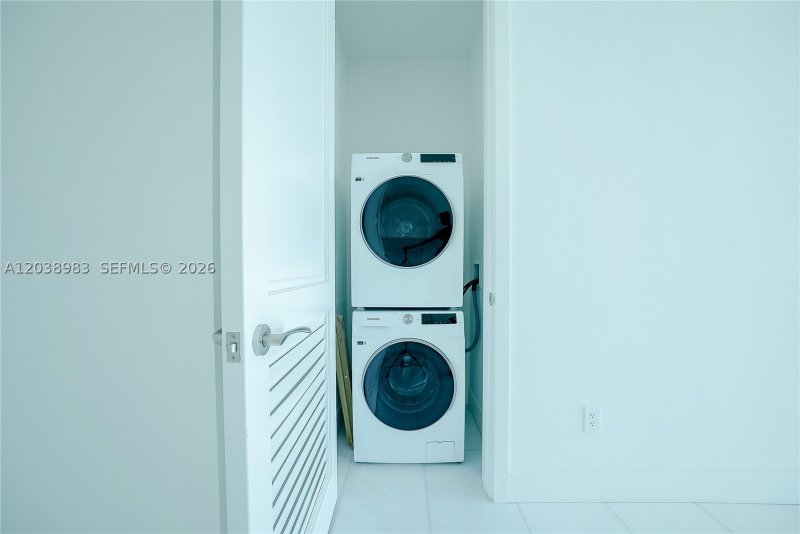 Comprar apartamento no Una Residences at Brickell 2703