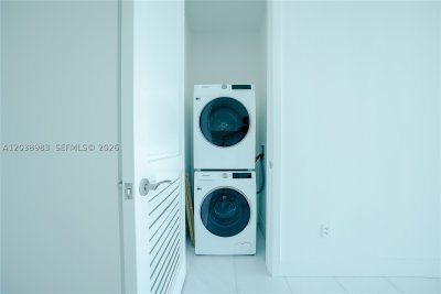 Comprar apartamento no Una Residences at Brickell 2703