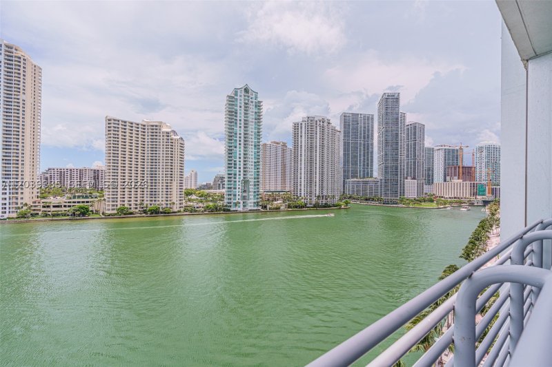 Alquiler de apartamento en One Miami West Tower 1009