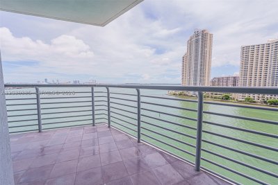 Alquiler de apartamento en One Miami West Tower 1009