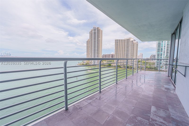 Alquiler de apartamento en One Miami West Tower 1009