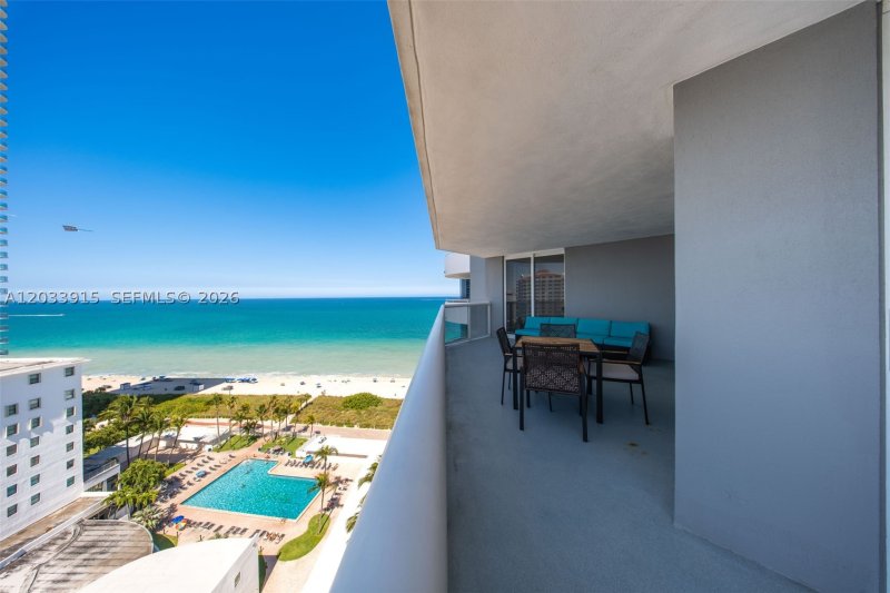 Apartment for rent at La Gorce Palace 1708