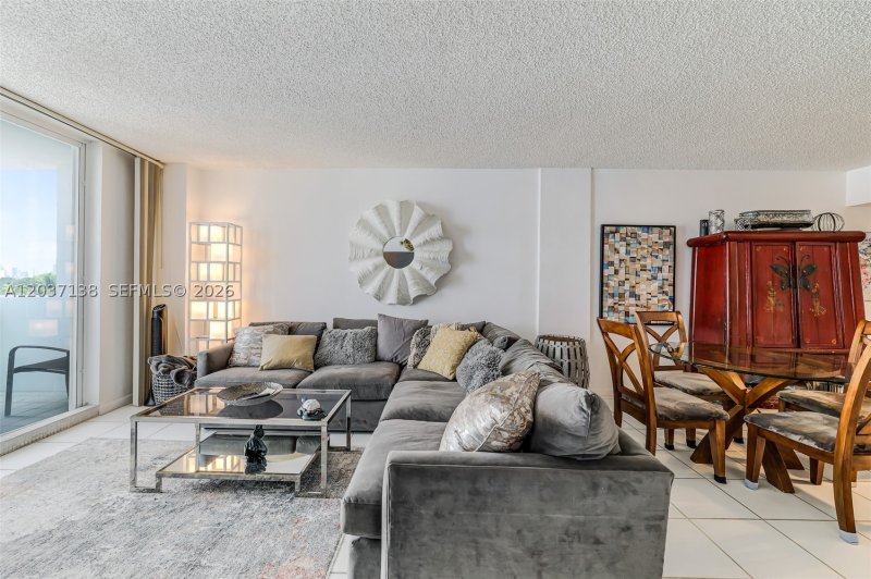 Condo for sale at Carriage Club South 6E