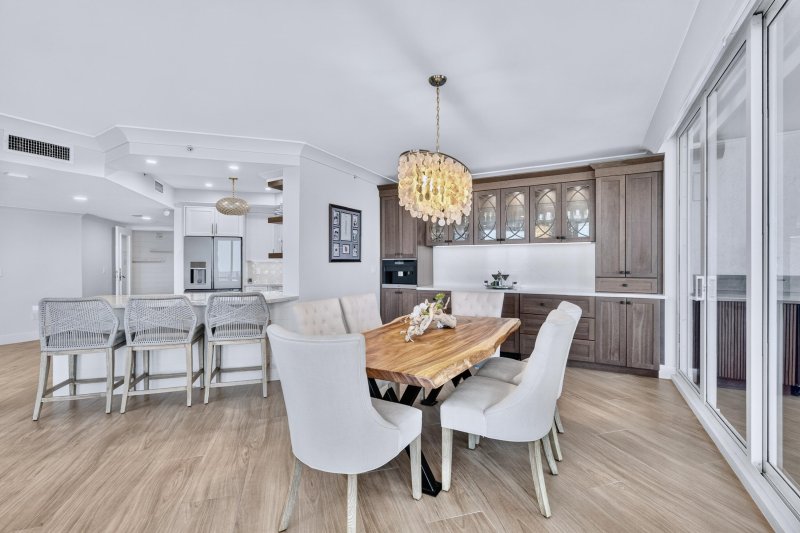 Condo for sale at Jackson Tower 1701a