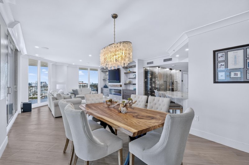 Condo for sale at Jackson Tower 1701a