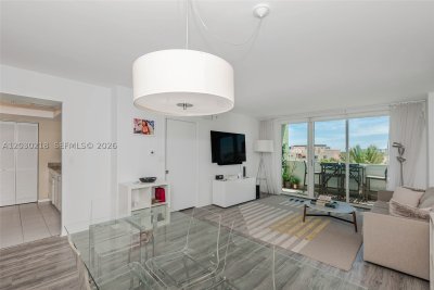 Comprar apartamento no Yacht Club at Portofino 607