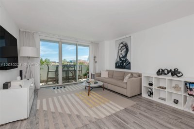 Comprar apartamento no Yacht Club at Portofino 607