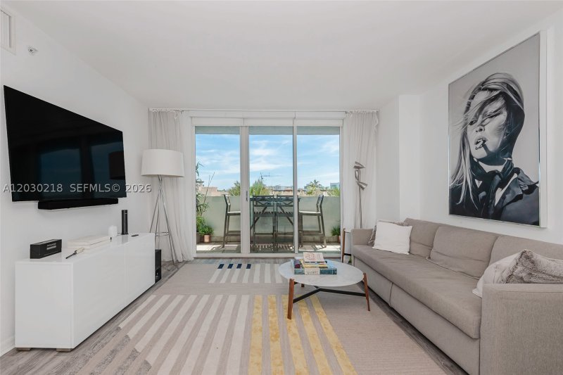 Condo for sale at Yacht Club at Portofino 607