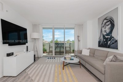 Comprar apartamento no Yacht Club at Portofino 607