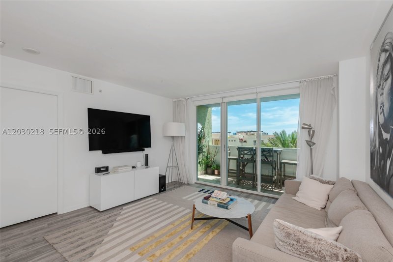 Condo for sale at Yacht Club at Portofino 607