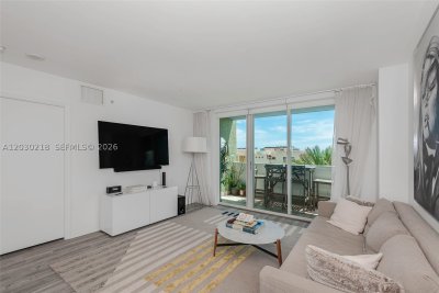 Comprar apartamento no Yacht Club at Portofino 607