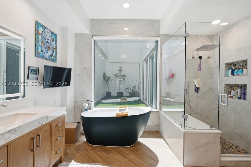 Comprar apartamento no Oceania 4 TH-4