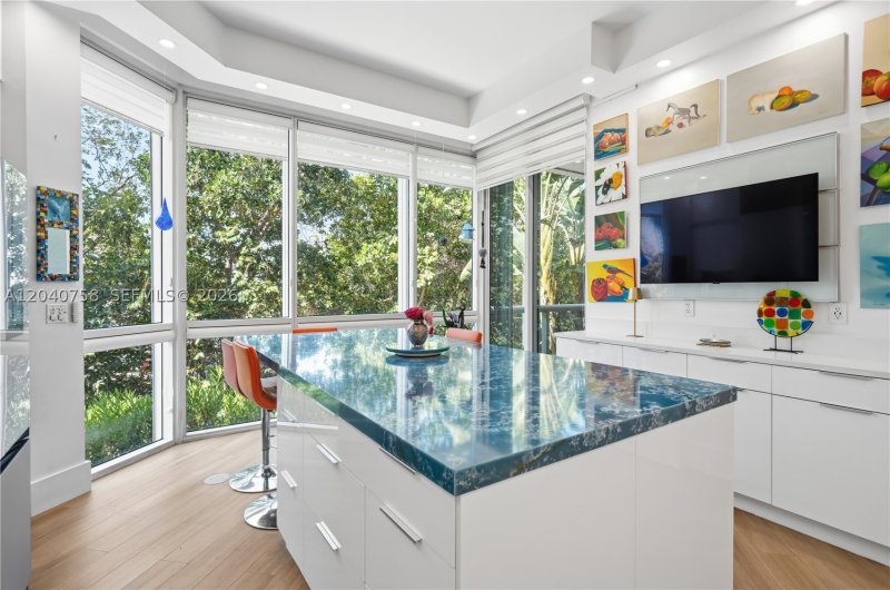 Comprar apartamento no Oceania 4 TH-4