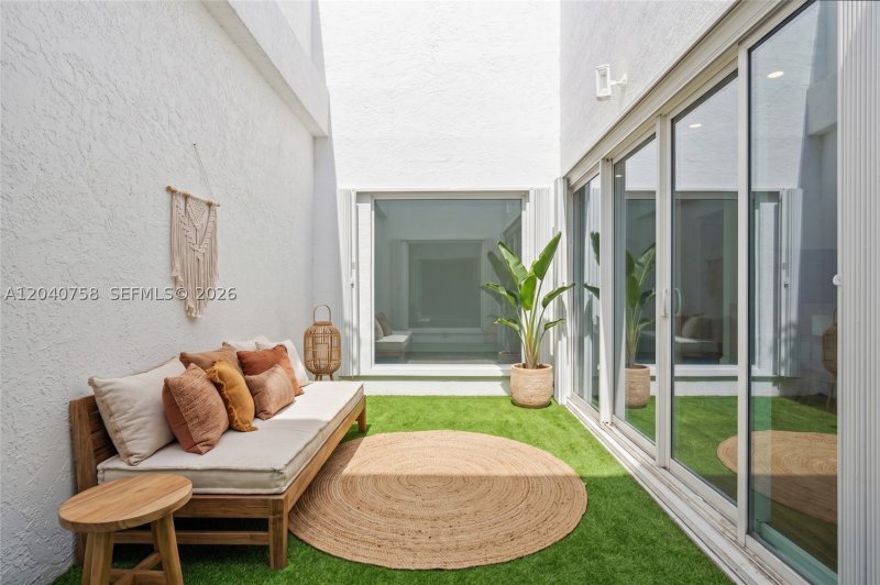 Comprar apartamento no Oceania 4 TH-4