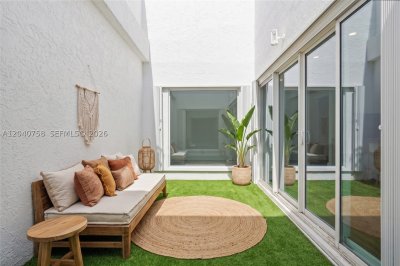 Comprar apartamento no Oceania 4 TH-4