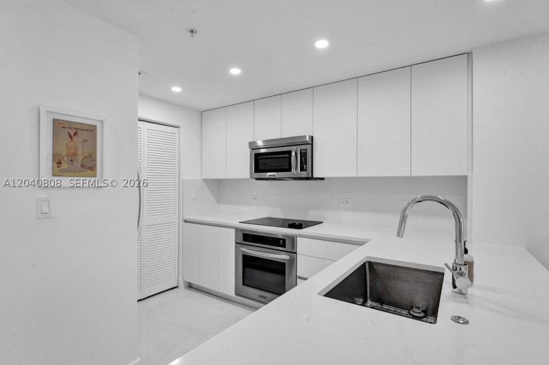 Apartment for rent at Vizcayne Everglades On The Bay 2005