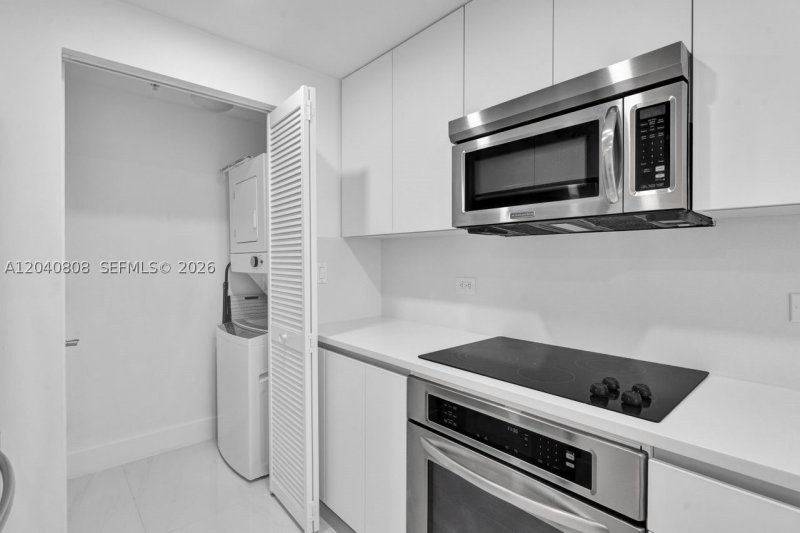 Apartment for rent at Vizcayne Everglades On The Bay 2005