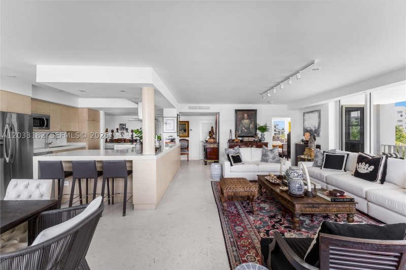 Condo for sale at Island House 409