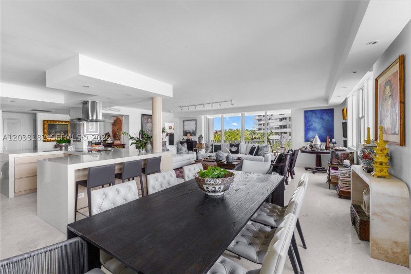 Condo for sale at Island House 409