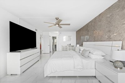 Comprar apartamento en Admirals Port Condos 2117