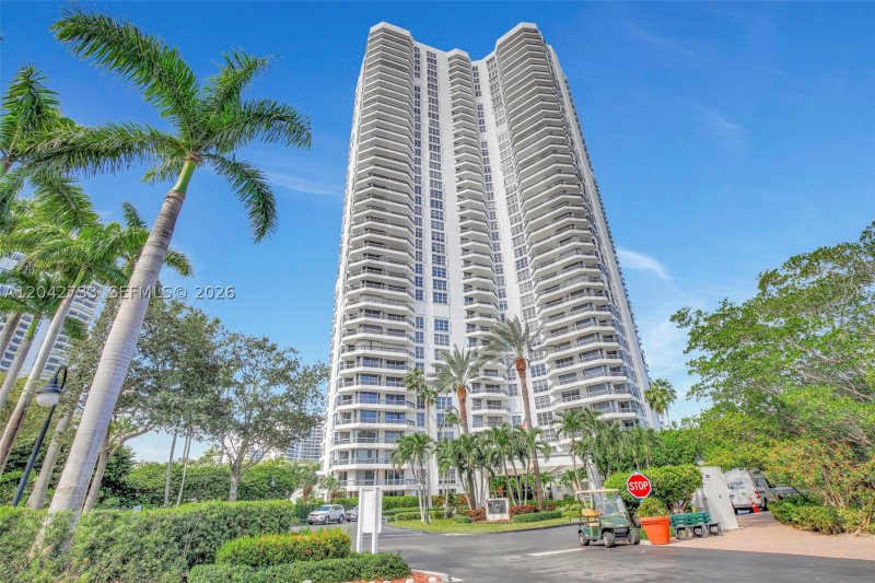 Condo for sale at Mystic Pointe 400 1804