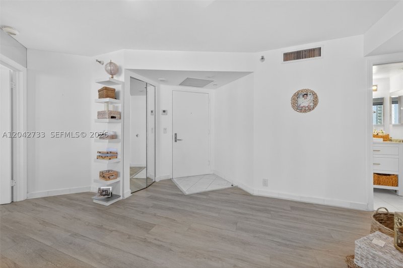 Condo for sale at Mystic Pointe 400 1804