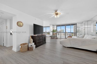 Comprar apartamento en Mystic Pointe 400 1804