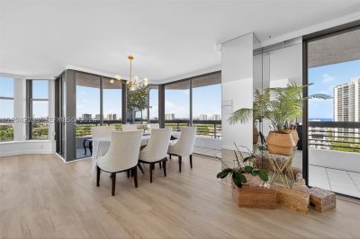 Comprar apartamento en Mystic Pointe 400 1804