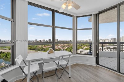 Comprar apartamento en Mystic Pointe 400 1804