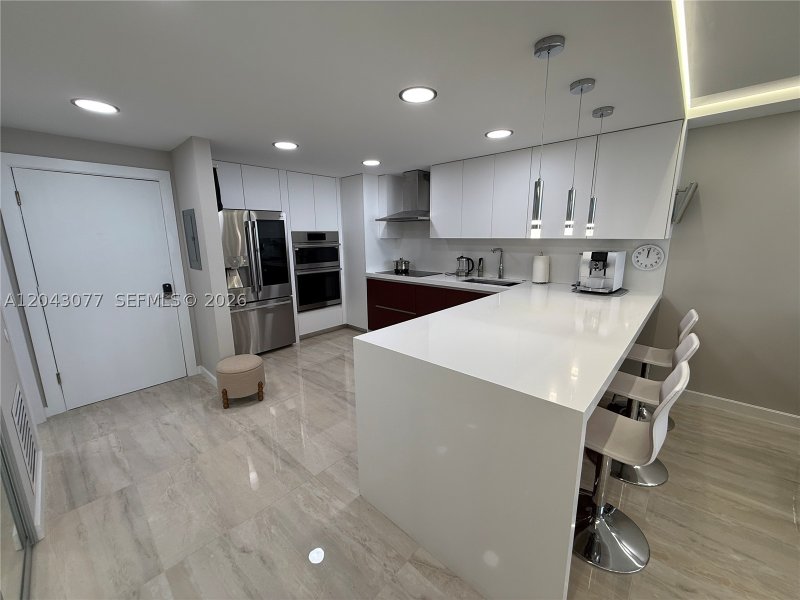 Condo for sale at Plaza Towers South PH5