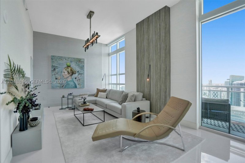 Condo for sale at The Plaza Tower I 5608