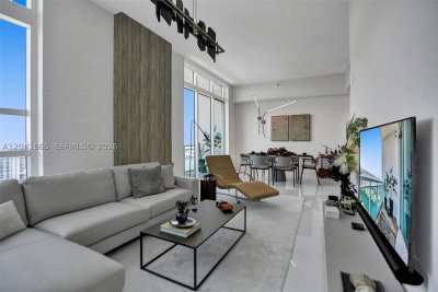Comprar apartamento en The Plaza Tower I 5608