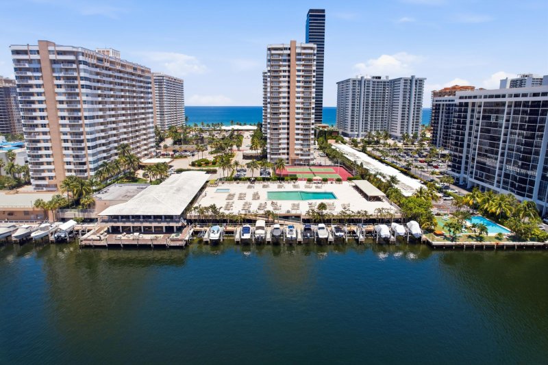 Condo for sale at The Hemispheres 17d