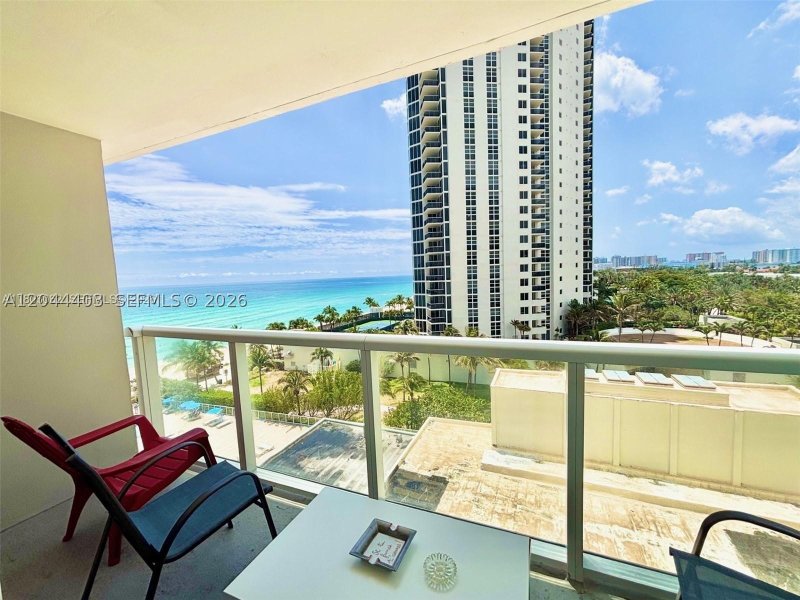 Comprar apartamento en Aventura Beach Club 606