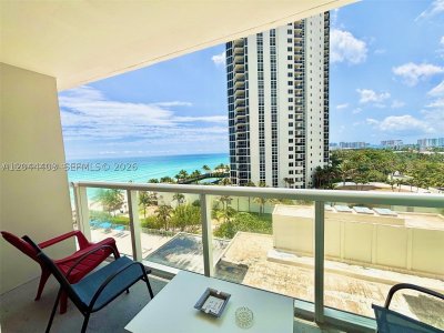 Comprar apartamento en Aventura Beach Club 606
