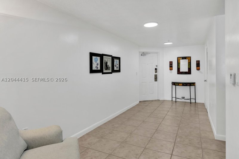Condo for sale at Marina Bay Club 304