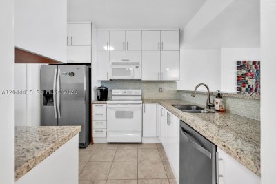Comprar apartamento en Marina Bay Club 304