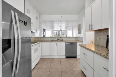Comprar apartamento en Marina Bay Club 304